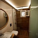 Bathroom-Deluxe studio